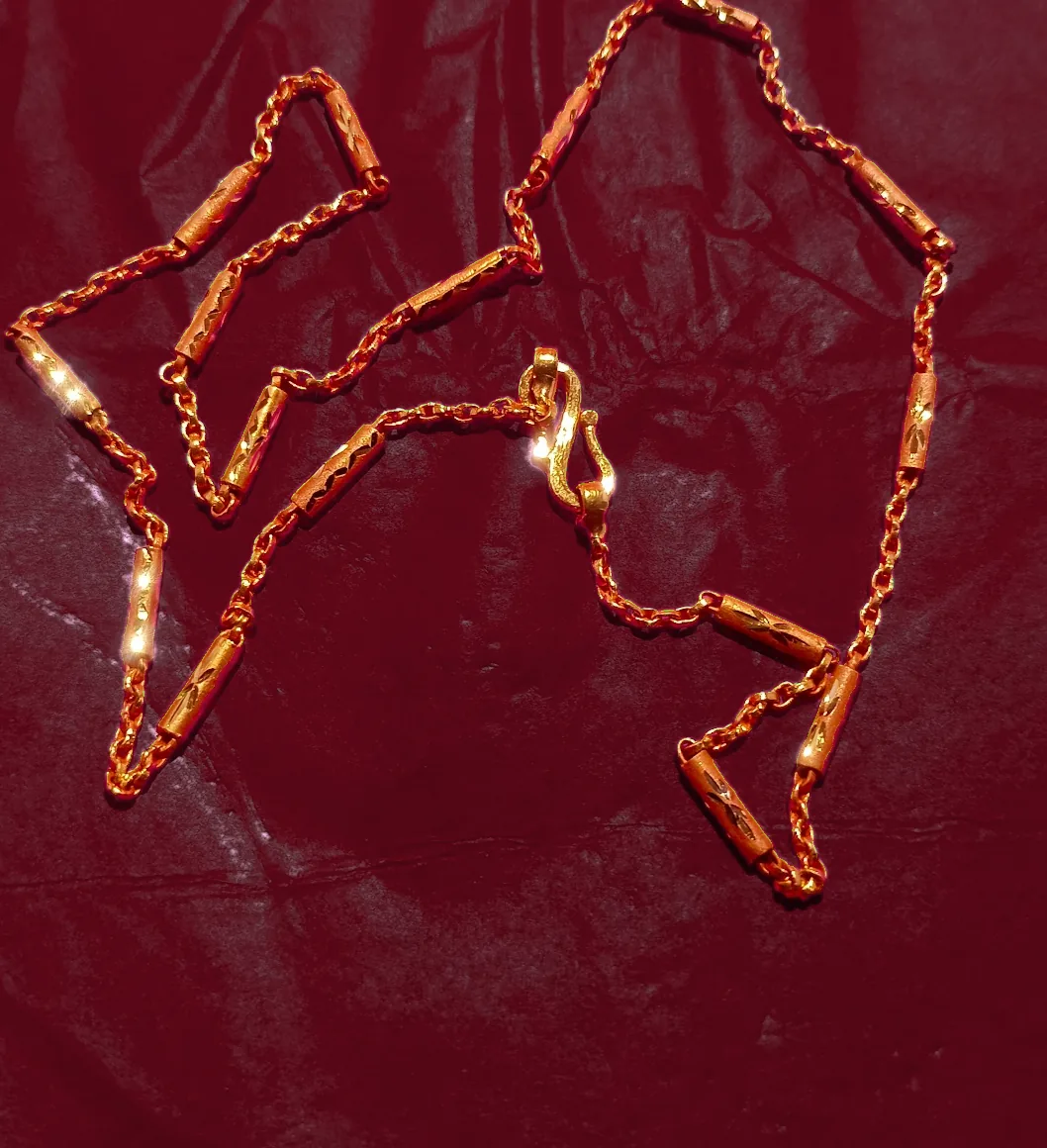 Gold chain with alternating bar and cable links